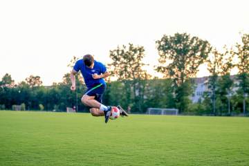 5-1、4-2！西甲悲喜夜！四大强队齐赢球，积分榜出现变化（配图示意）